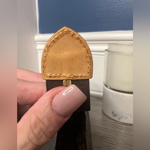 Louis Vuitton Monogram Poche Toilette 15 Cosmetic Pouch - Picture 8 of 13